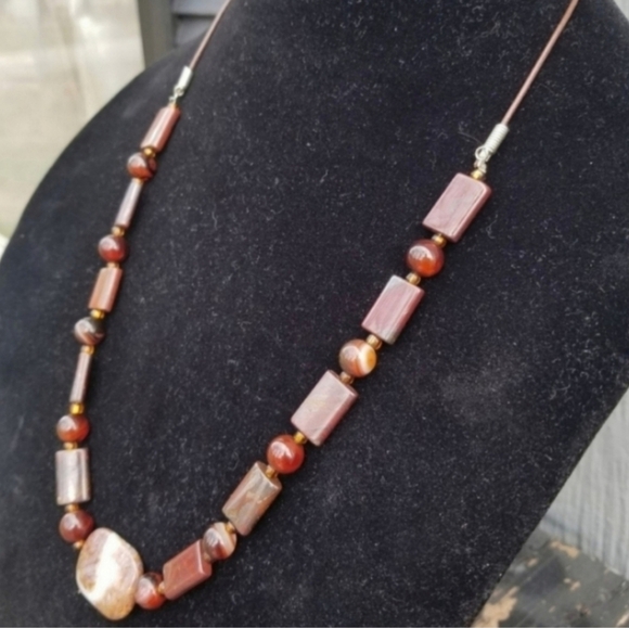 POLISH RED JASPER, CARNELIAN AGATE, & TEMPEST STONE NECKLACE WITH STERLING CLASP - Picture 2 of 7